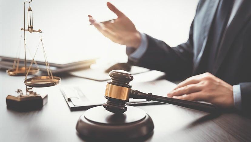 委託先での個人情報流出、自社の責任はどこまで？<br>法的リスクを軽減するための予防措置とは
